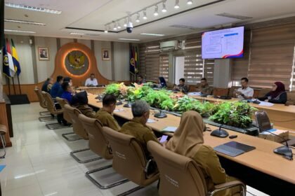 Komisi III Sampaikan Aspirasi Kerja Disdamkarmat dan DSDABM Kota Bandung