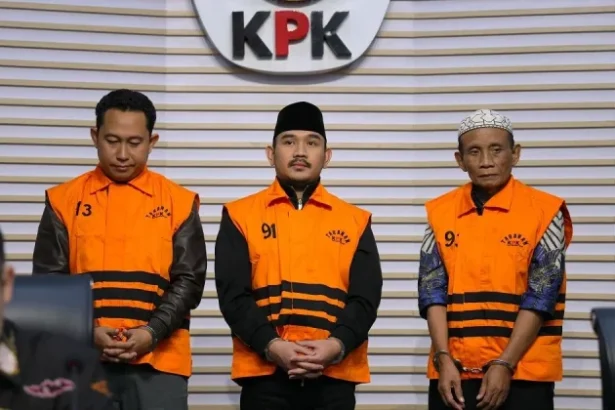 Bupati Ade Kuswara Kunang Didakwa Terima Rp