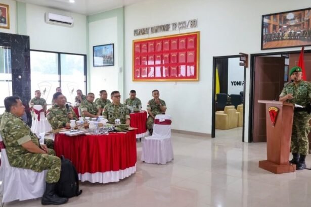 Yonif TP 833 Bangun Infrastruktur Wilayah Perbatasan Semakin Kokoh